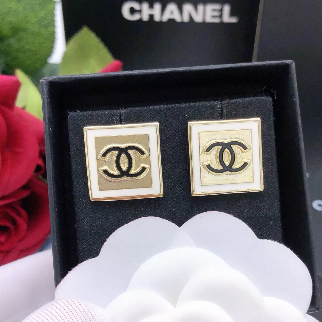Bold 7106 Chanel Earrings For Women