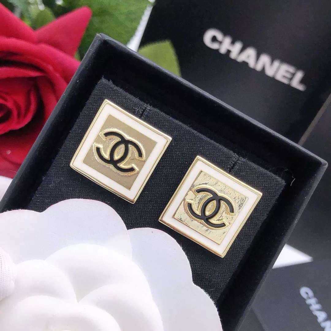 Bold 7106 Chanel Earrings For Women