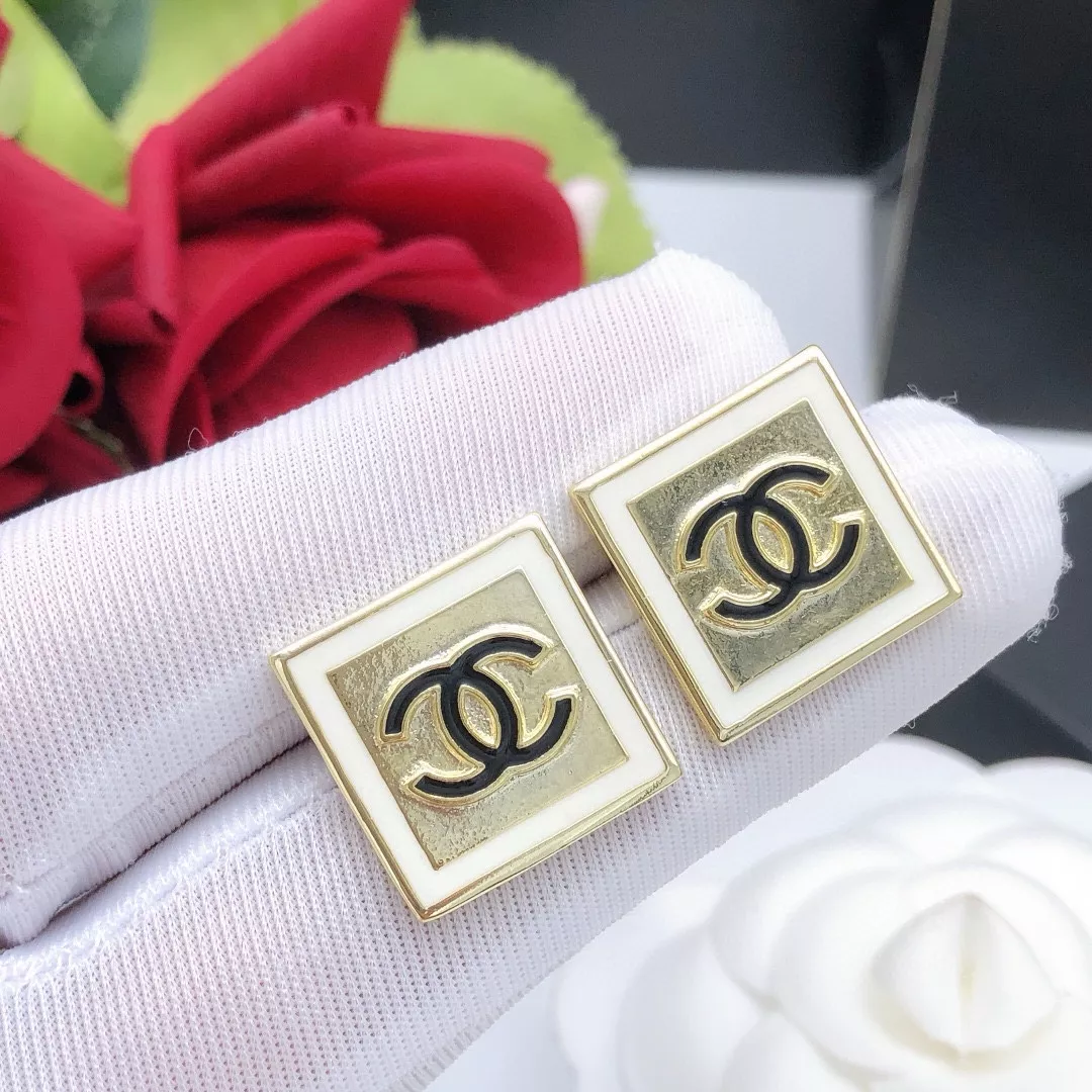 Bold 7106 Chanel Earrings For Women