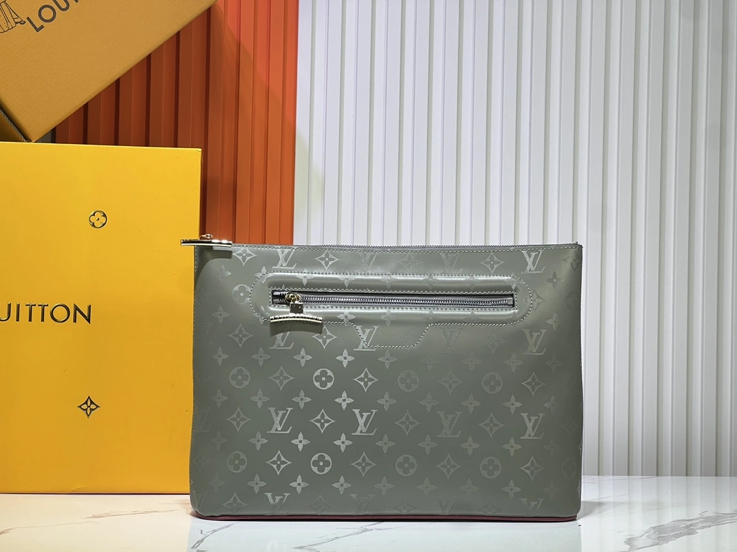 Bold 7173 Louis Vuitton AAA Quality Wallets