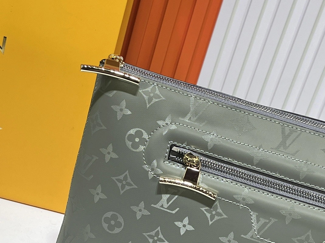 Bold 7173 Louis Vuitton AAA Quality Wallets