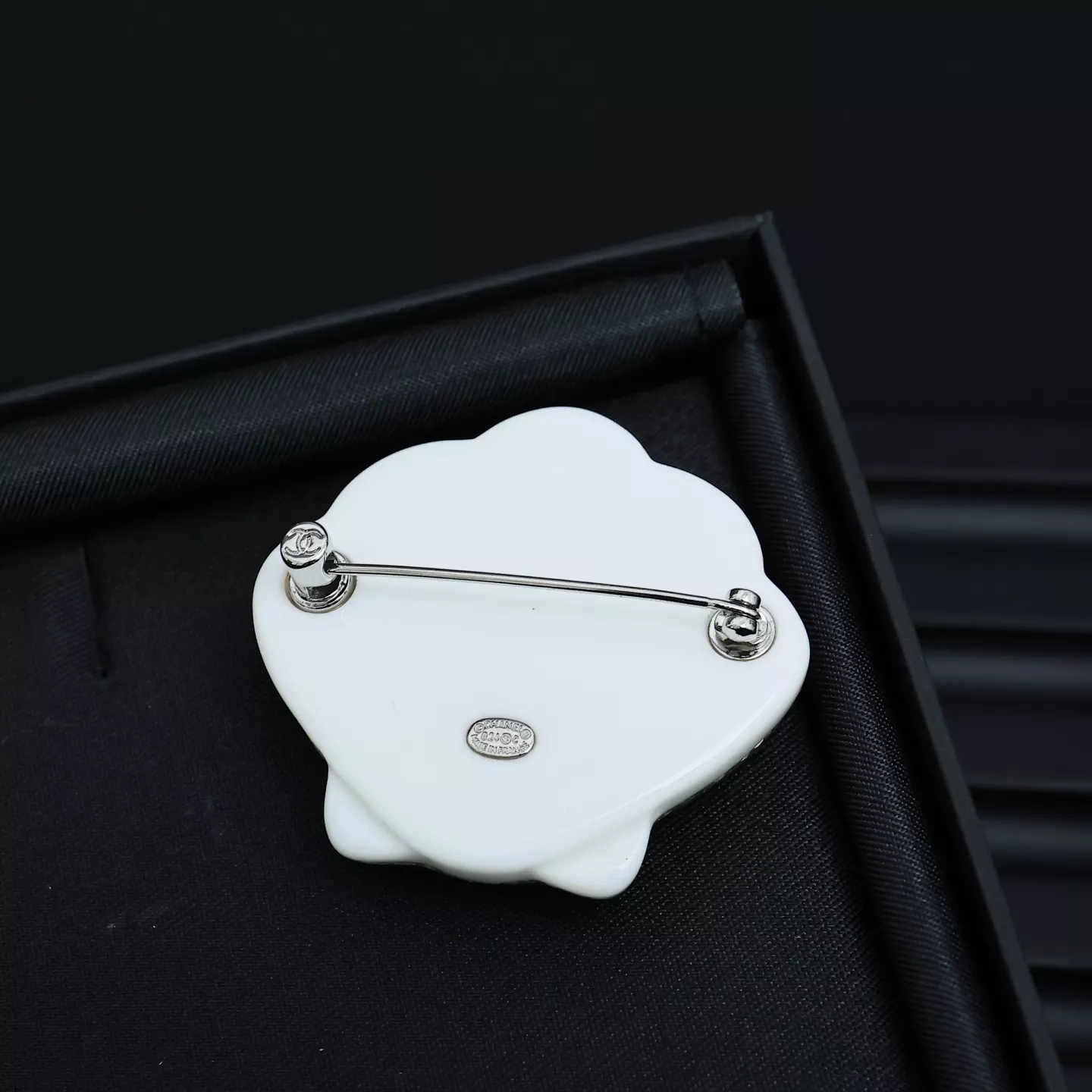 Bold 7185 Chanel Brooches For Women