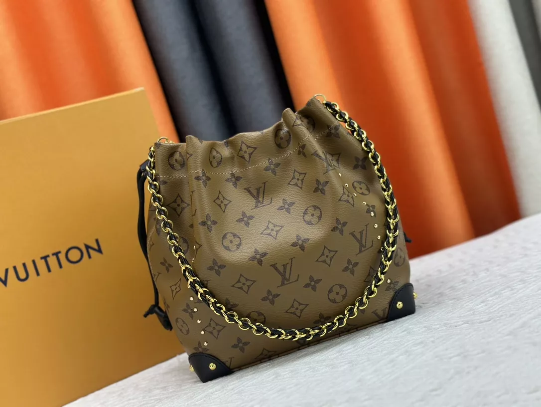 Bold 7407 Louis Vuitton AAA Quality Shoulder Bags For Women