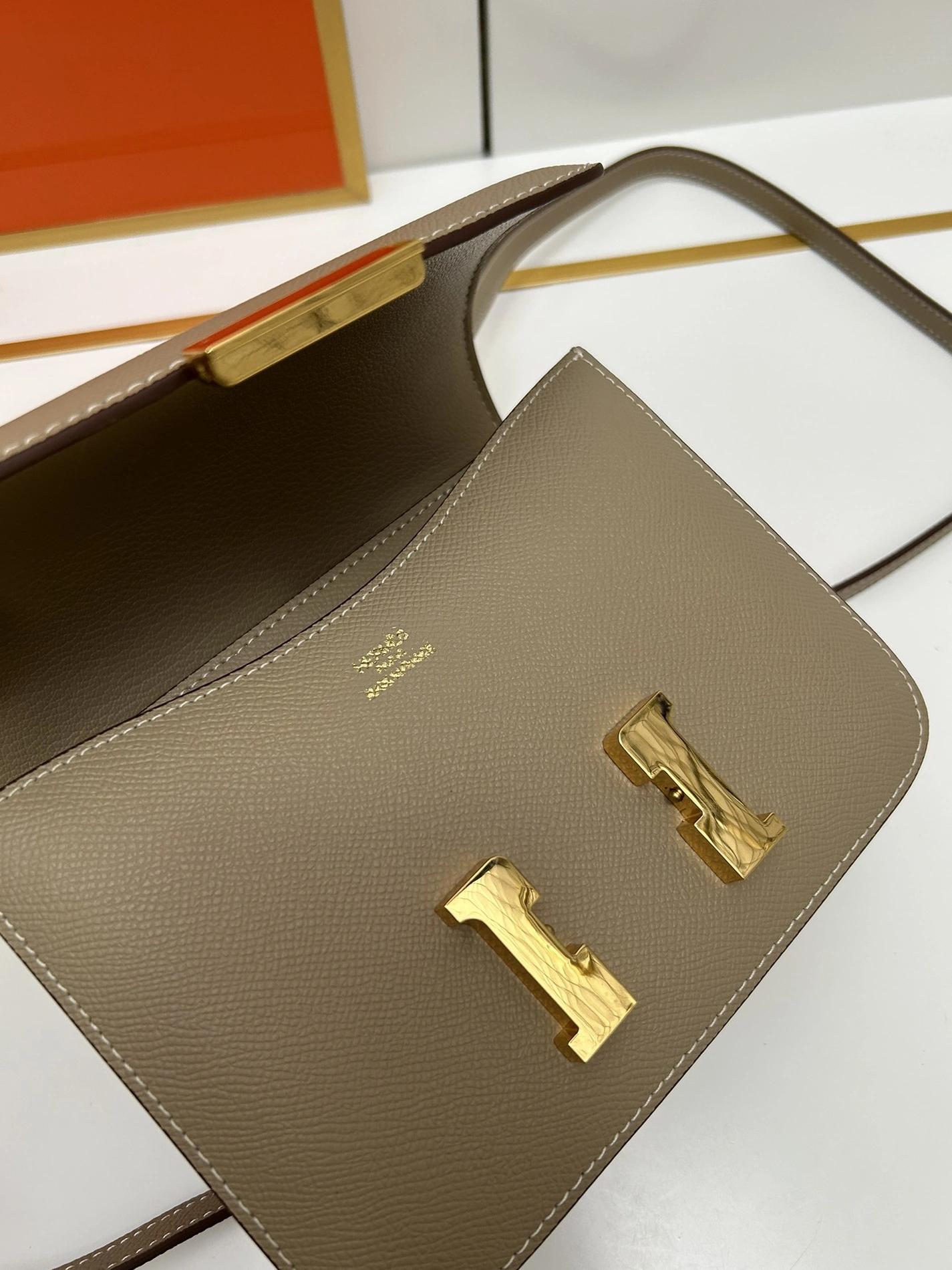 Bold 7422 Hermes AAA Quality Messenger Bags For Women