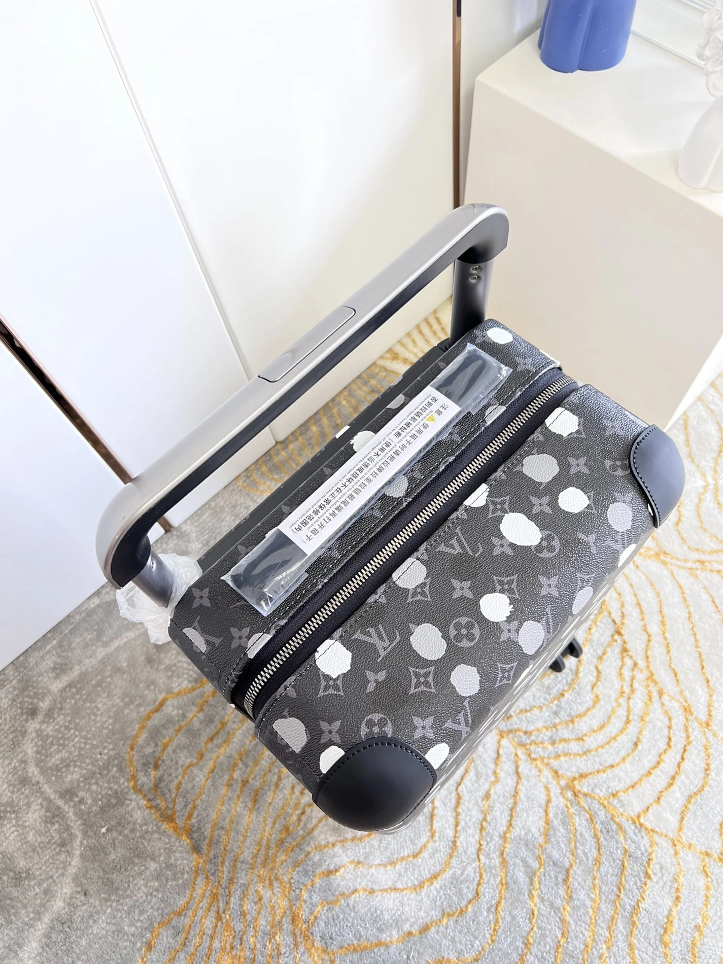 Bold 761 Louis Vuitton Luggage