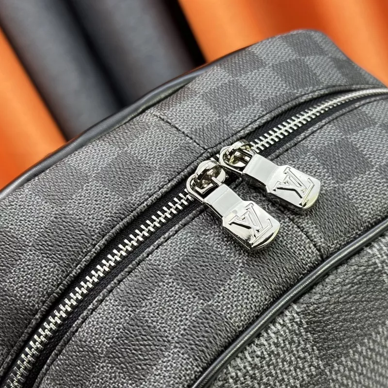 Bold 7880 Louis Vuitton LV AAA Man Backpacks