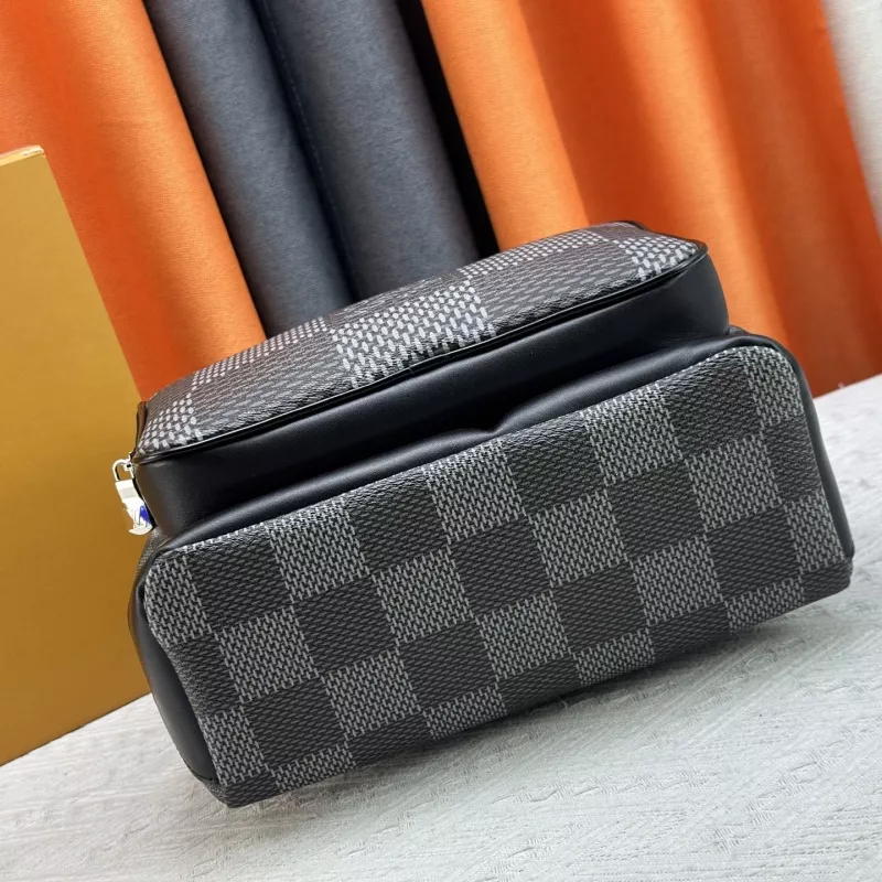 Bold 7880 Louis Vuitton LV AAA Man Backpacks