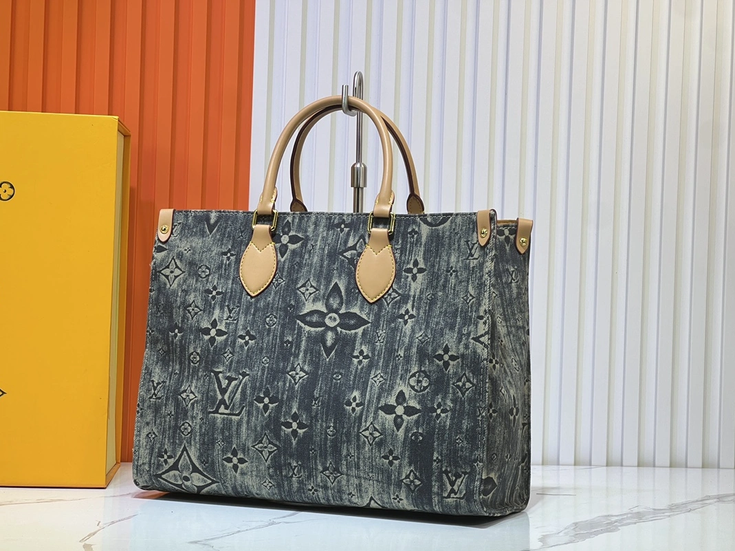 Bold 7986 Louis Vuitton AAA Quality Handbags For Women