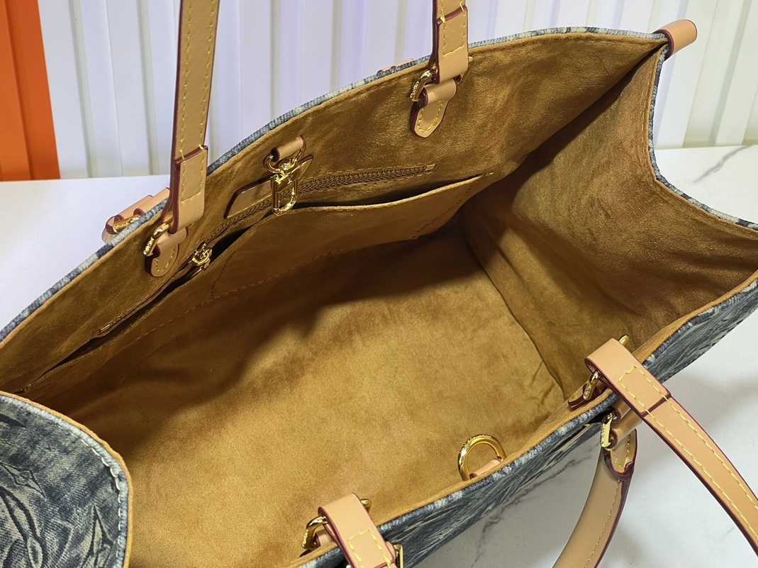 Bold 7986 Louis Vuitton AAA Quality Handbags For Women