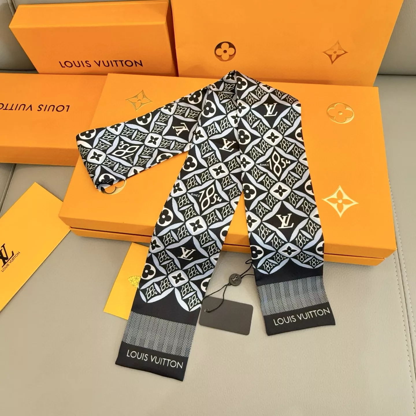 Bold 8038 Louis Vuitton Silk Scarf