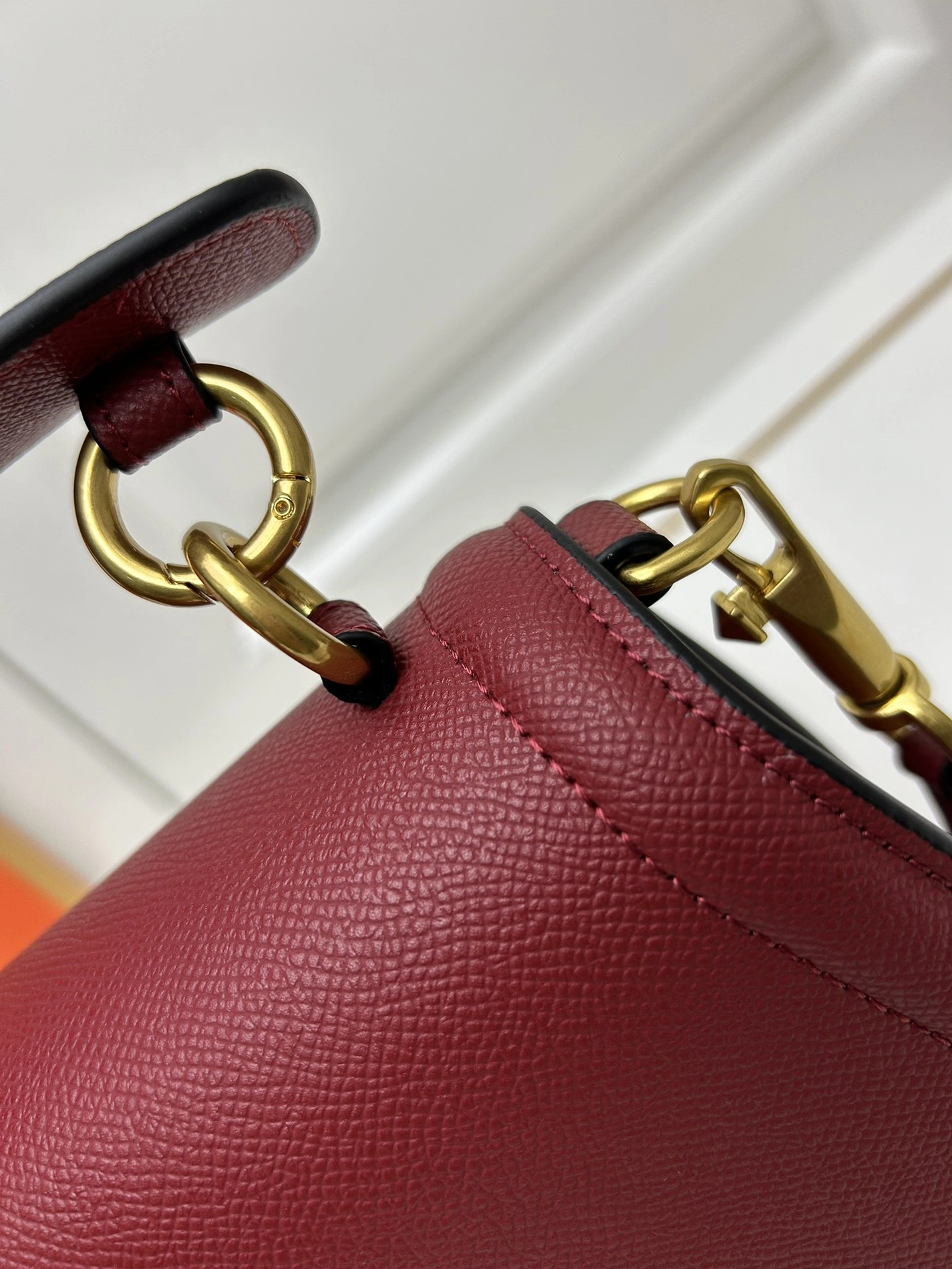 Bold 8233 Valentino AAA Quality Messenger Bags For Women