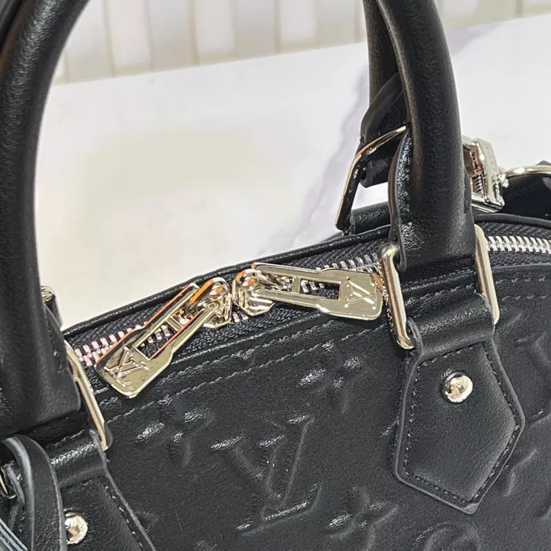 Bold 8344 Louis Vuitton AAA Quality Handbags For Women