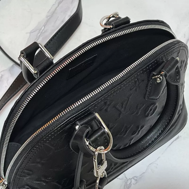 Bold 8344 Louis Vuitton AAA Quality Handbags For Women