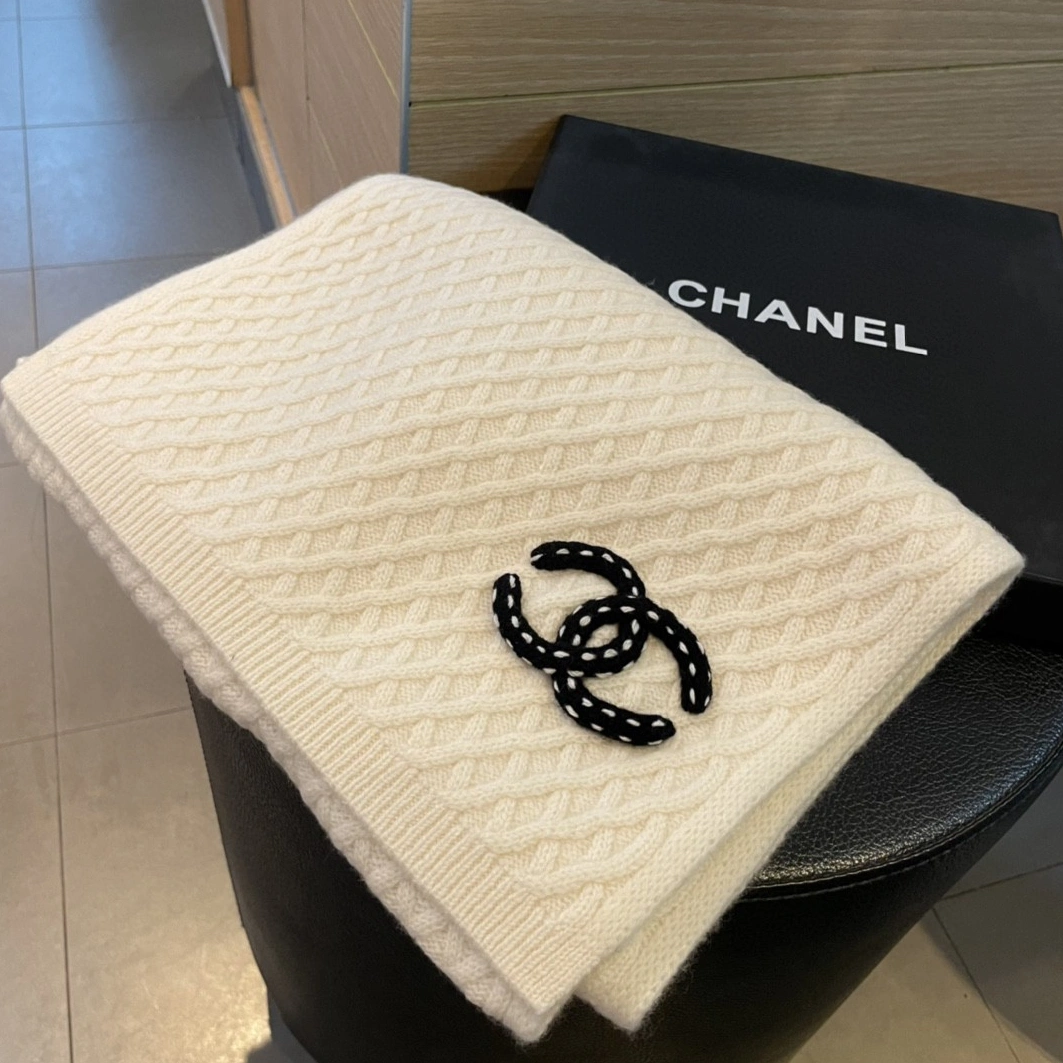 Bold 8438 Chanel Scarves