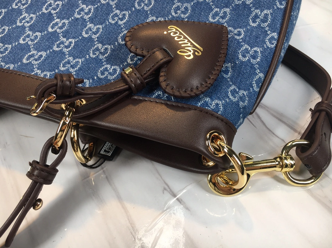 Bold 8500 Gucci AAA Quality Handbags For Women