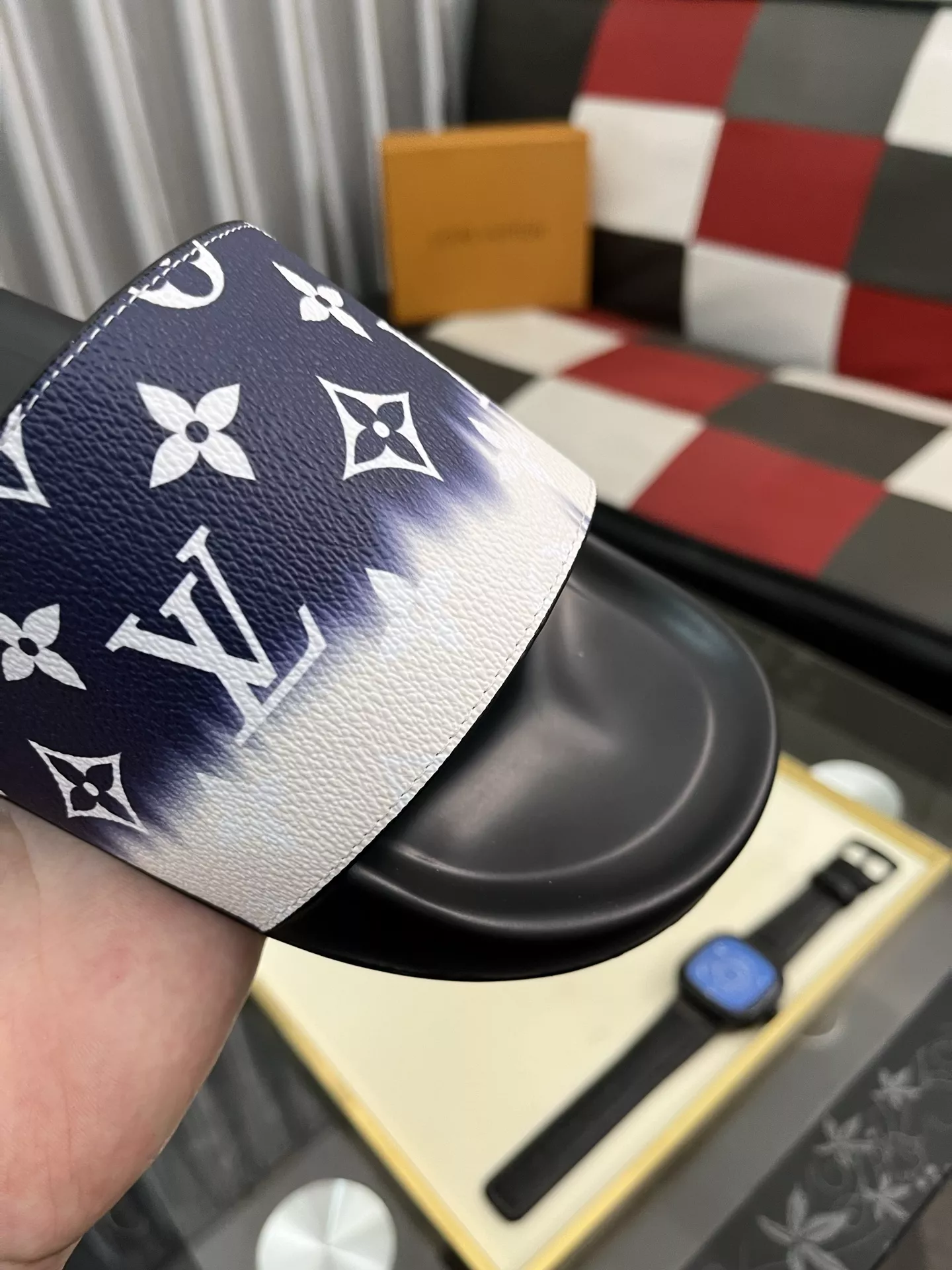 Bold 853 Louis Vuitton Slippers For Men