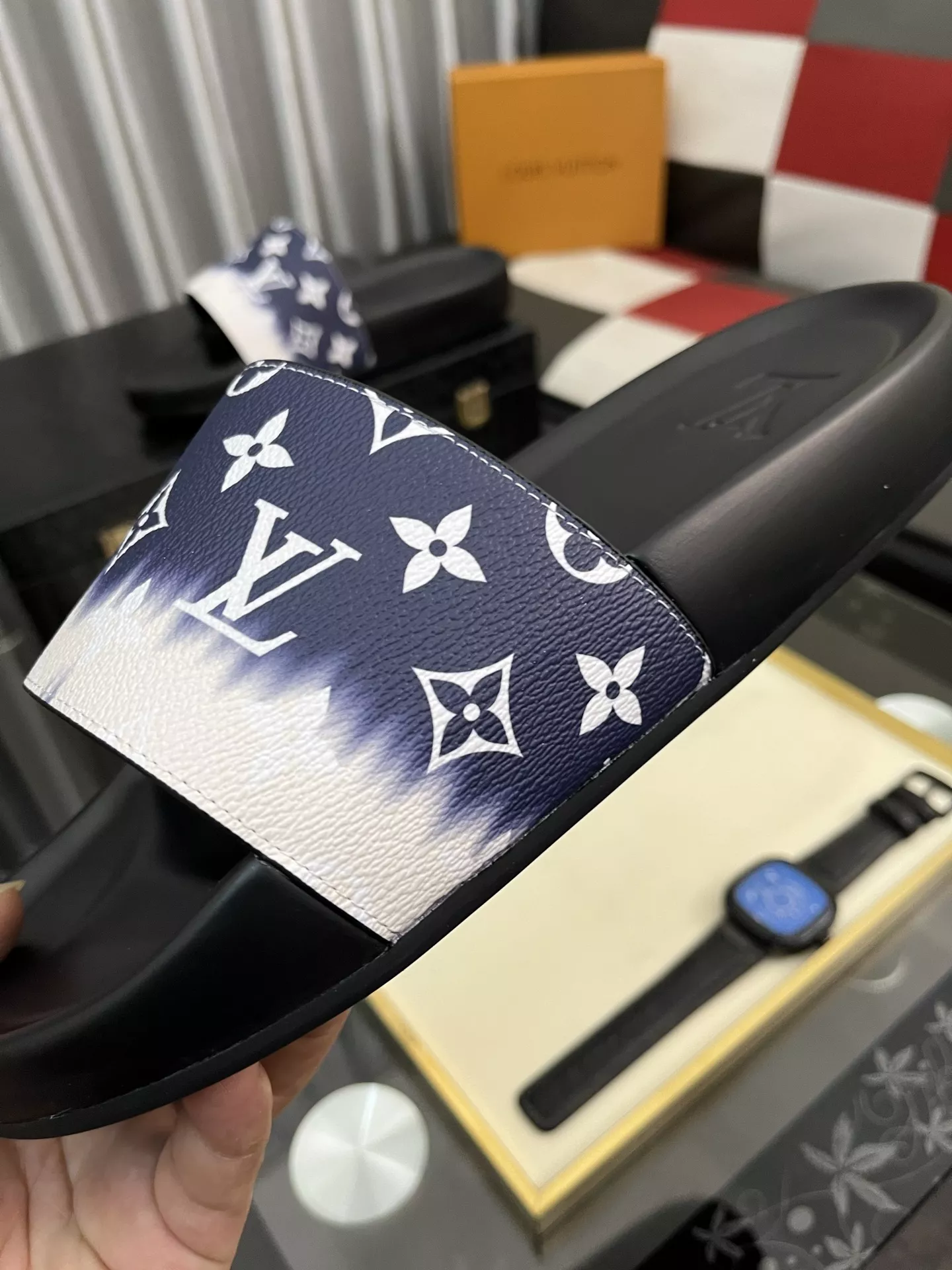 Bold 853 Louis Vuitton Slippers For Men