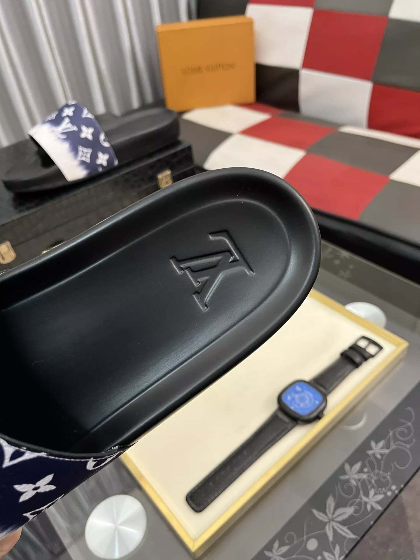 Bold 853 Louis Vuitton Slippers For Men
