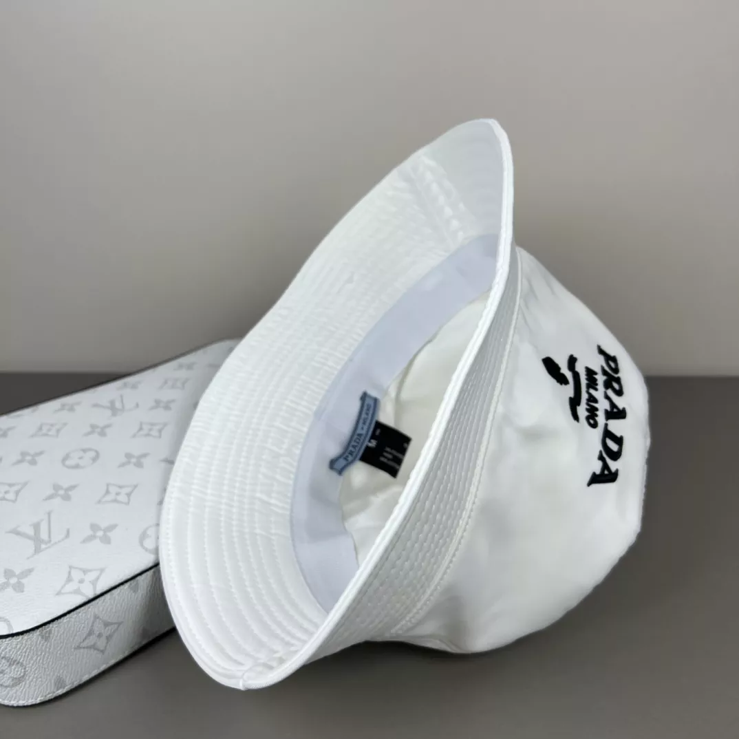 Bold 8531 Prada Caps