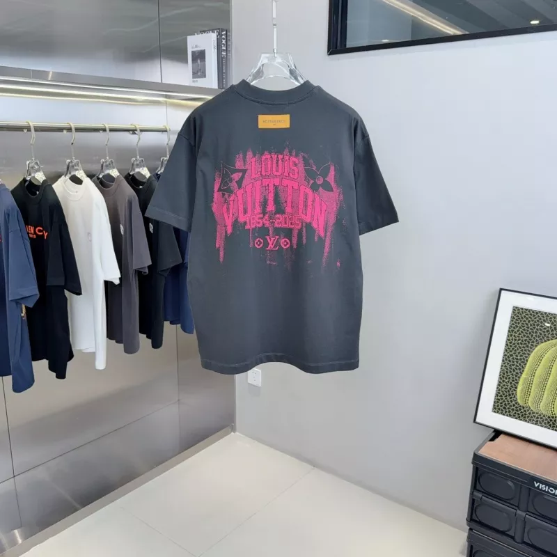 Bold 8561 Louis Vuitton LV T-Shirts Short Sleeved For Unisex