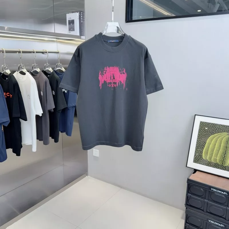 Bold 8561 Louis Vuitton LV T-Shirts Short Sleeved For Unisex