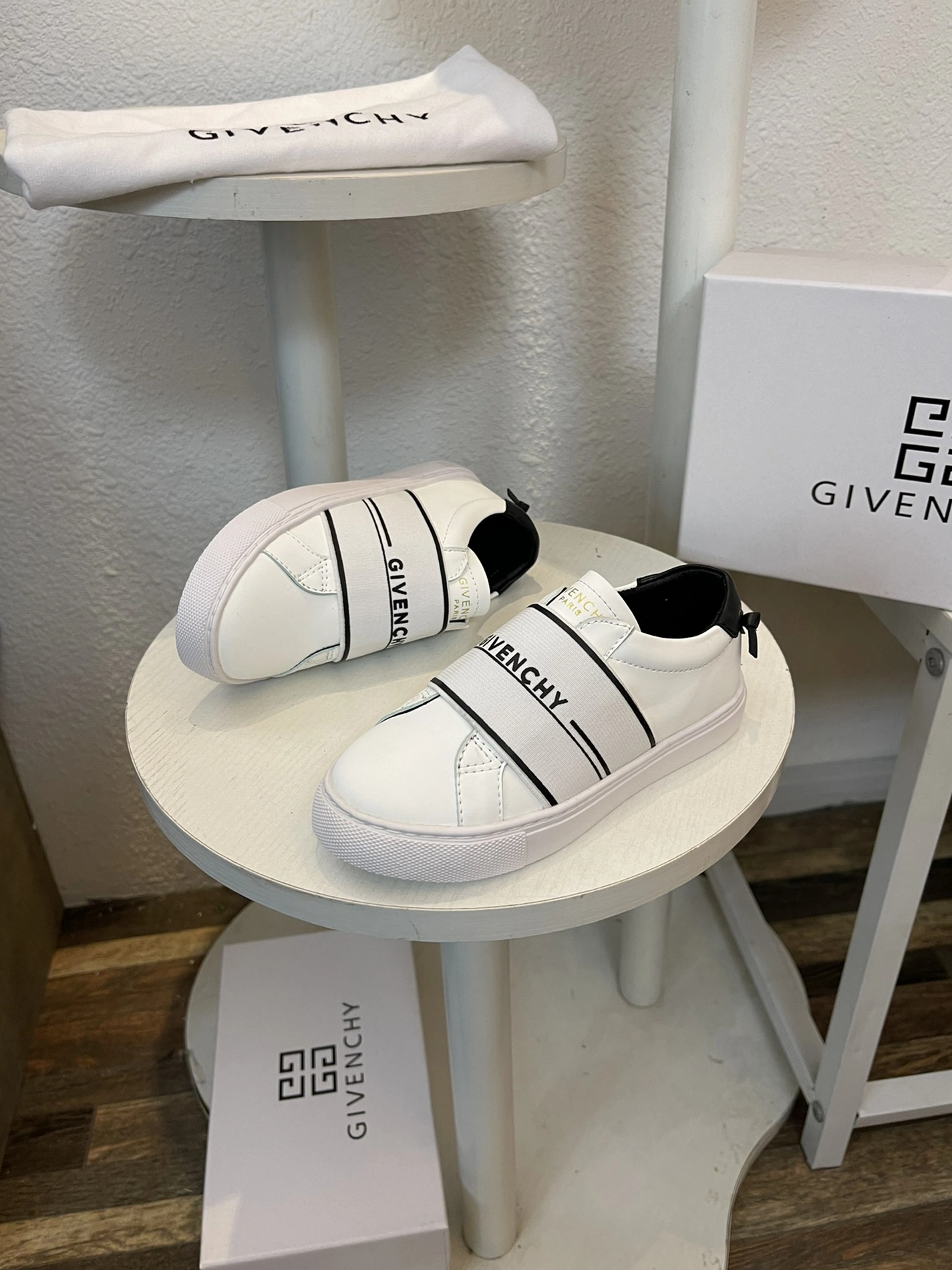 Bold 8639 Givenchy Kids Shoes For Kids