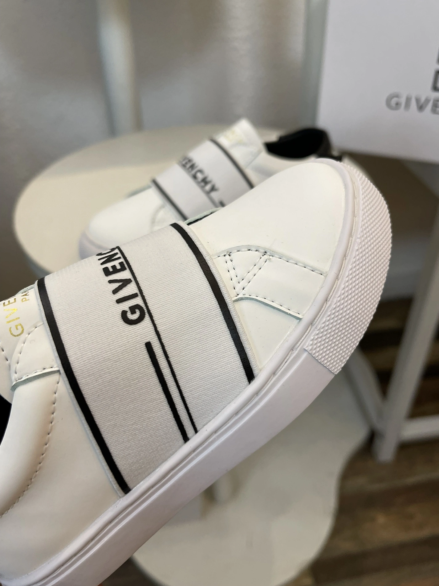 Bold 8639 Givenchy Kids Shoes For Kids