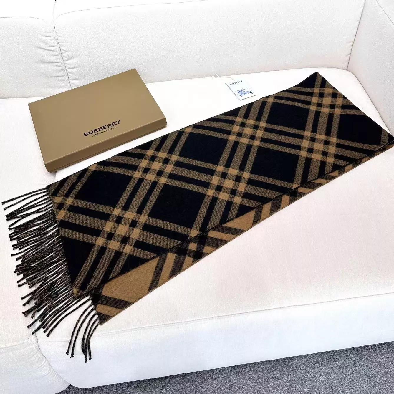 Bold 8857 Burberry Scarf