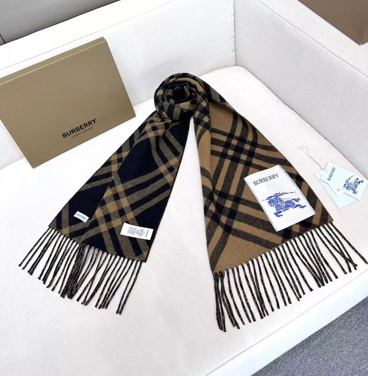 Bold 8857 Burberry Scarf