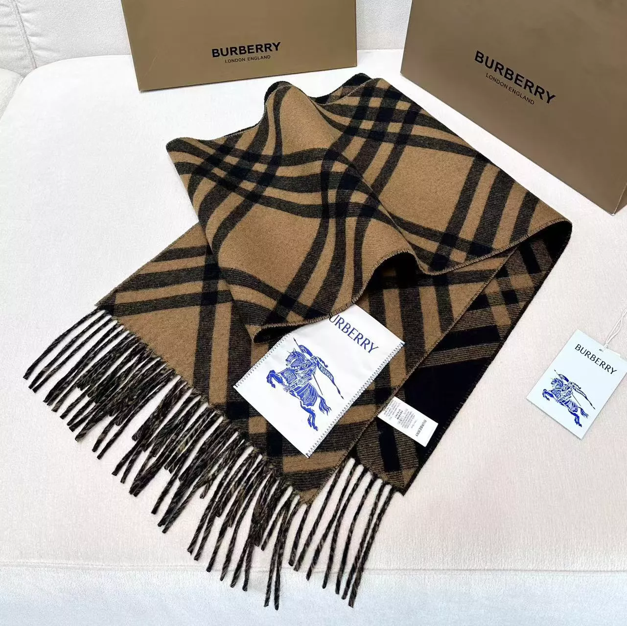 Bold 8857 Burberry Scarf