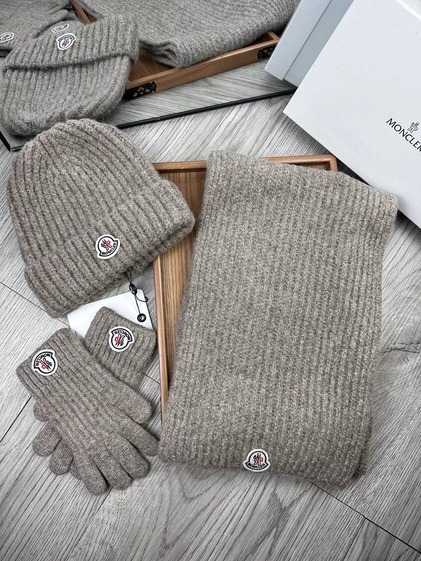 Bold 8869 Moncler Hat and Scarf and Glove Set