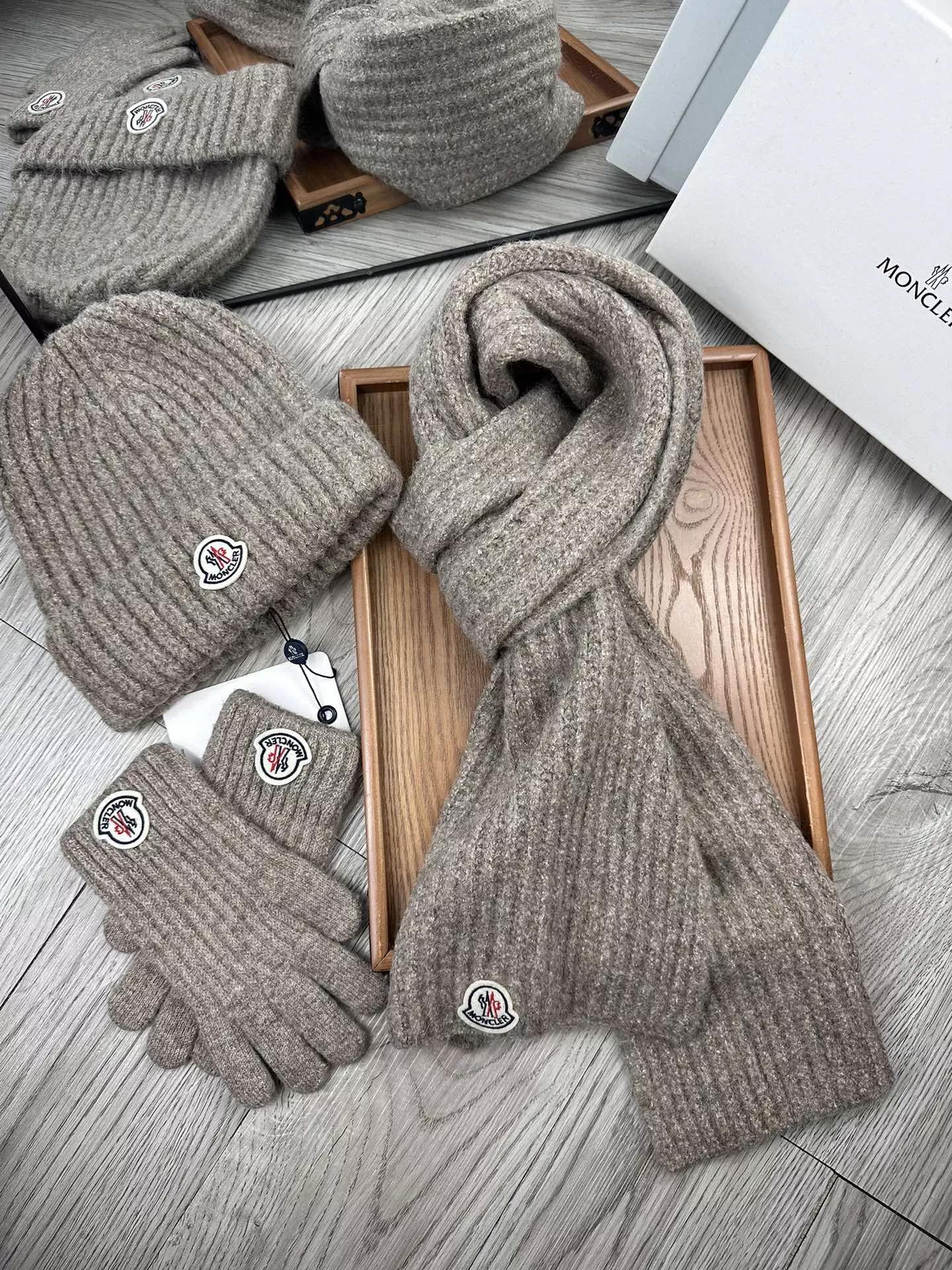 Bold 8869 Moncler Hat and Scarf and Glove Set