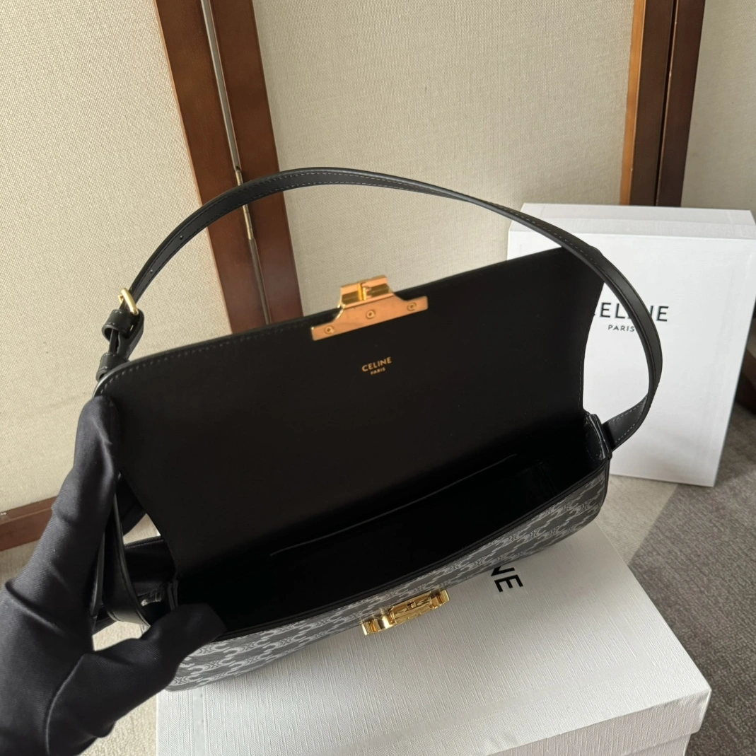Bold 9113 Celine AAA Quality Shoulder Bags For Women