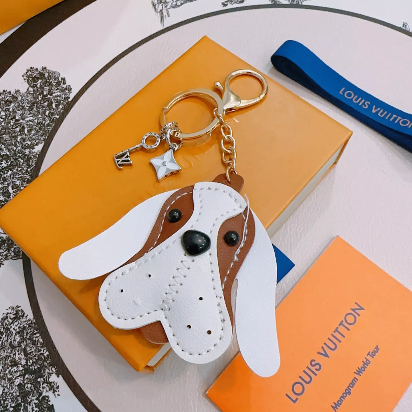 Bold 912 Louis Vuitton LV Key Holder And Bag Buckle