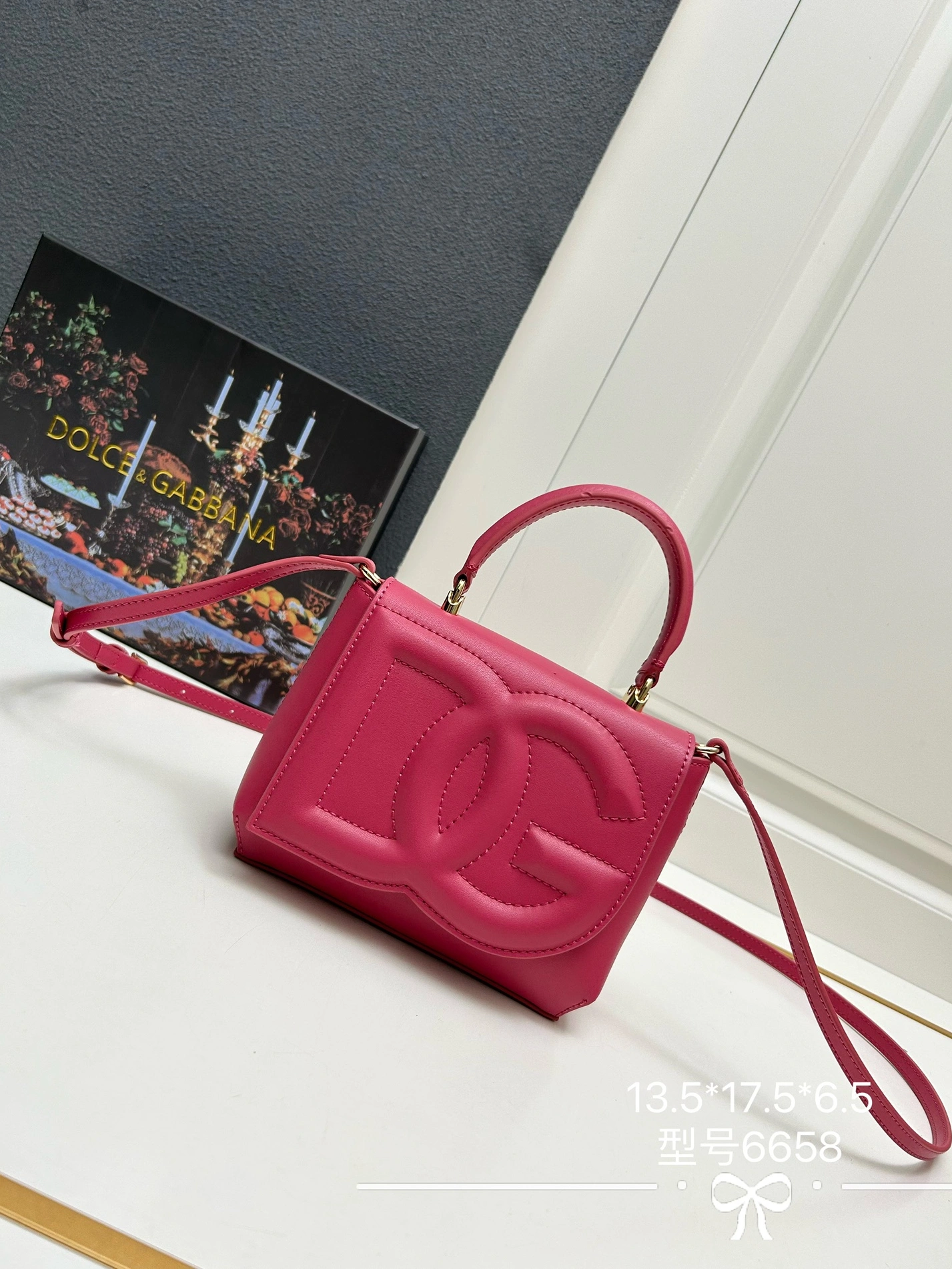 Bold 9232 Dolce & Gabbana D&G AAA Quality Messenger Bags For Women