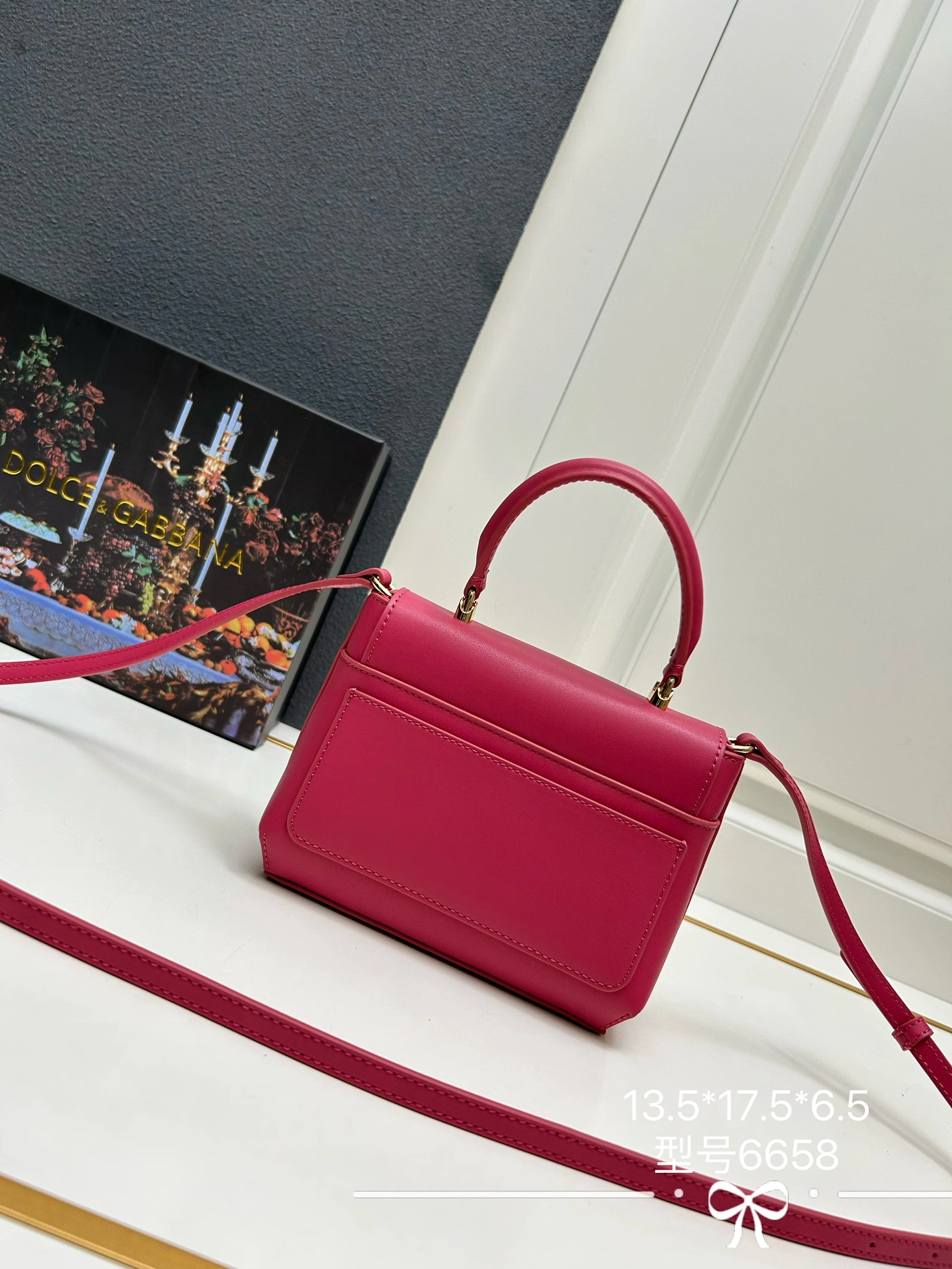 Bold 9232 Dolce & Gabbana D&G AAA Quality Messenger Bags For Women