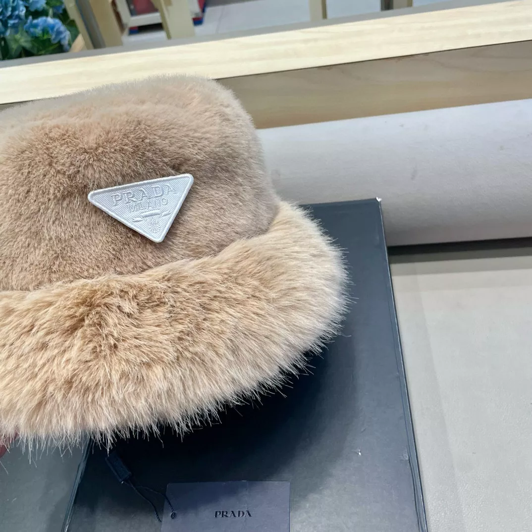Bold 9269 Prada Caps