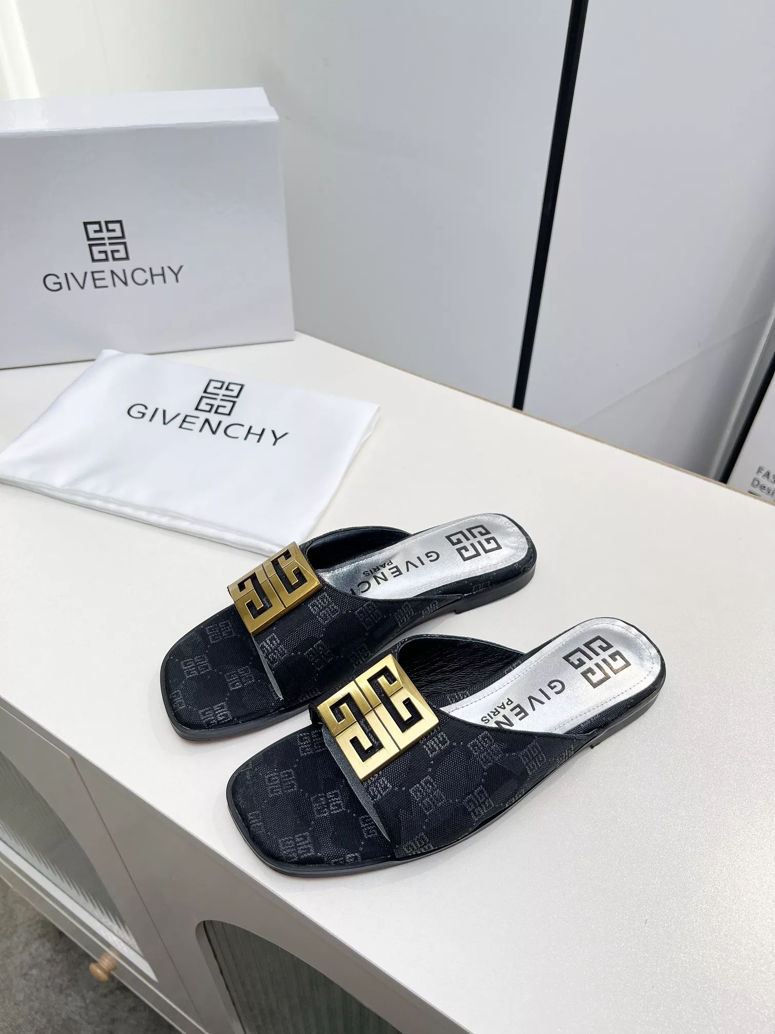 Bold 9287 Givenchy Slippers For Women
