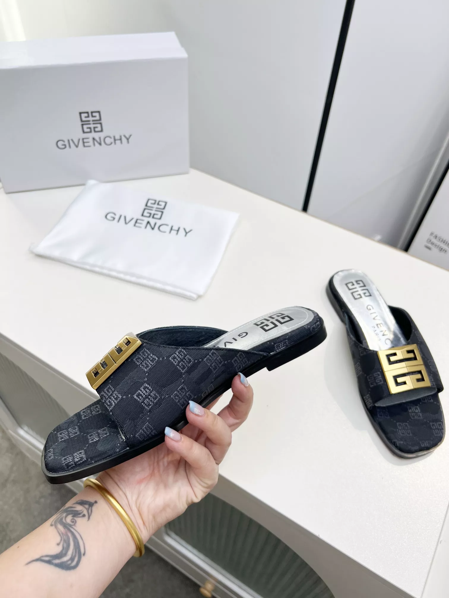 Bold 9287 Givenchy Slippers For Women