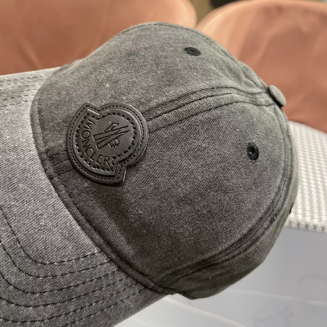 Bold 931 Moncler Caps