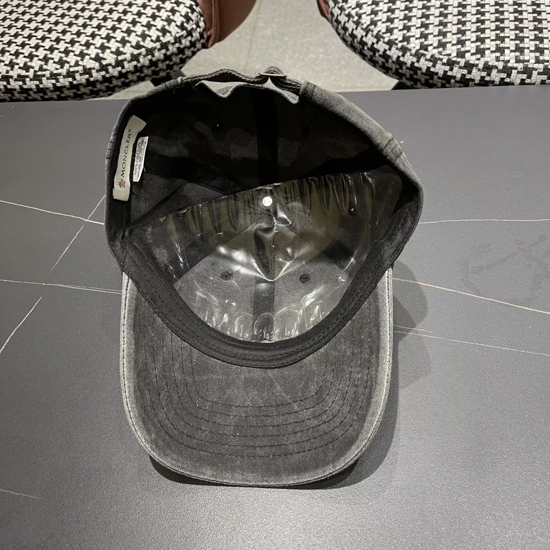 Bold 931 Moncler Caps