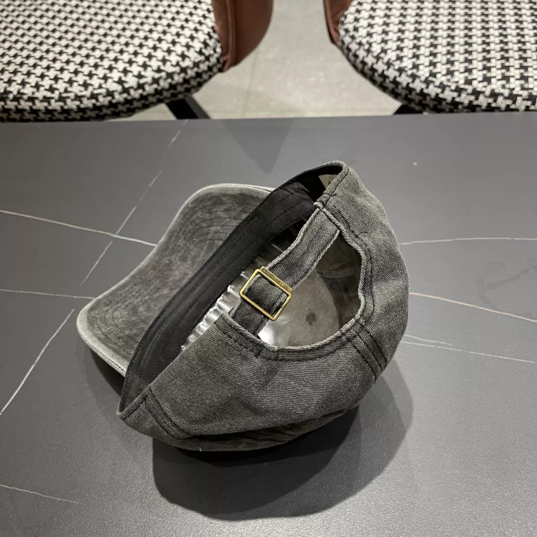 Bold 931 Moncler Caps
