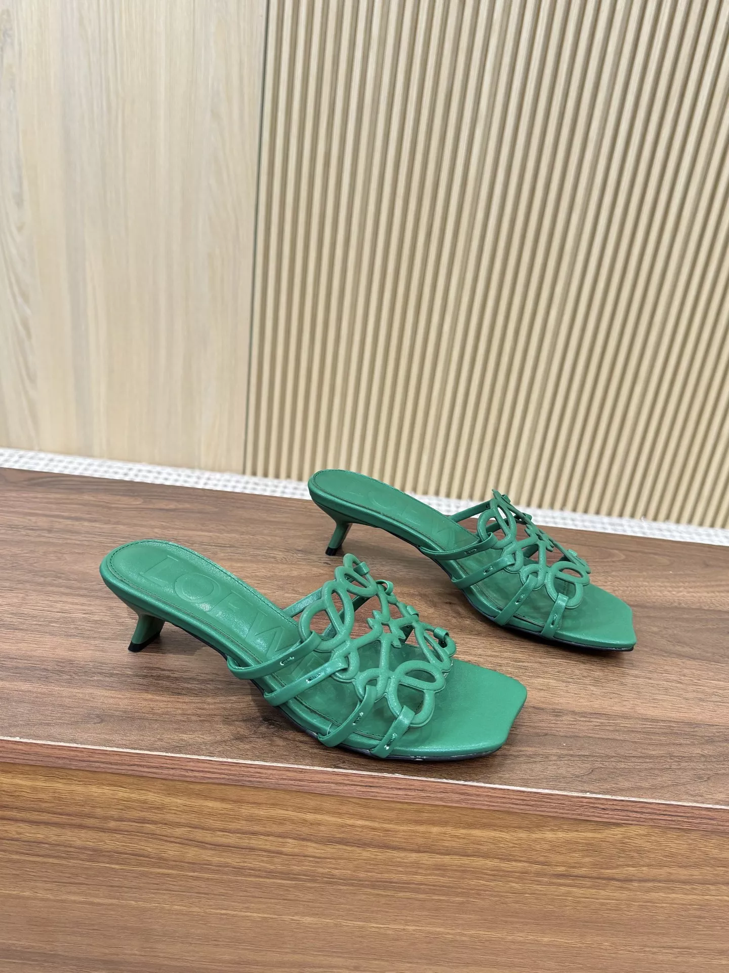 Bold 9438 LOEWE Slippers For Women
