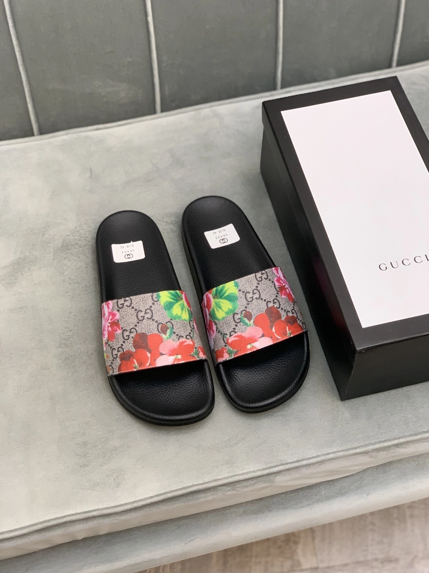Bold 949 Gucci Slippers For Women