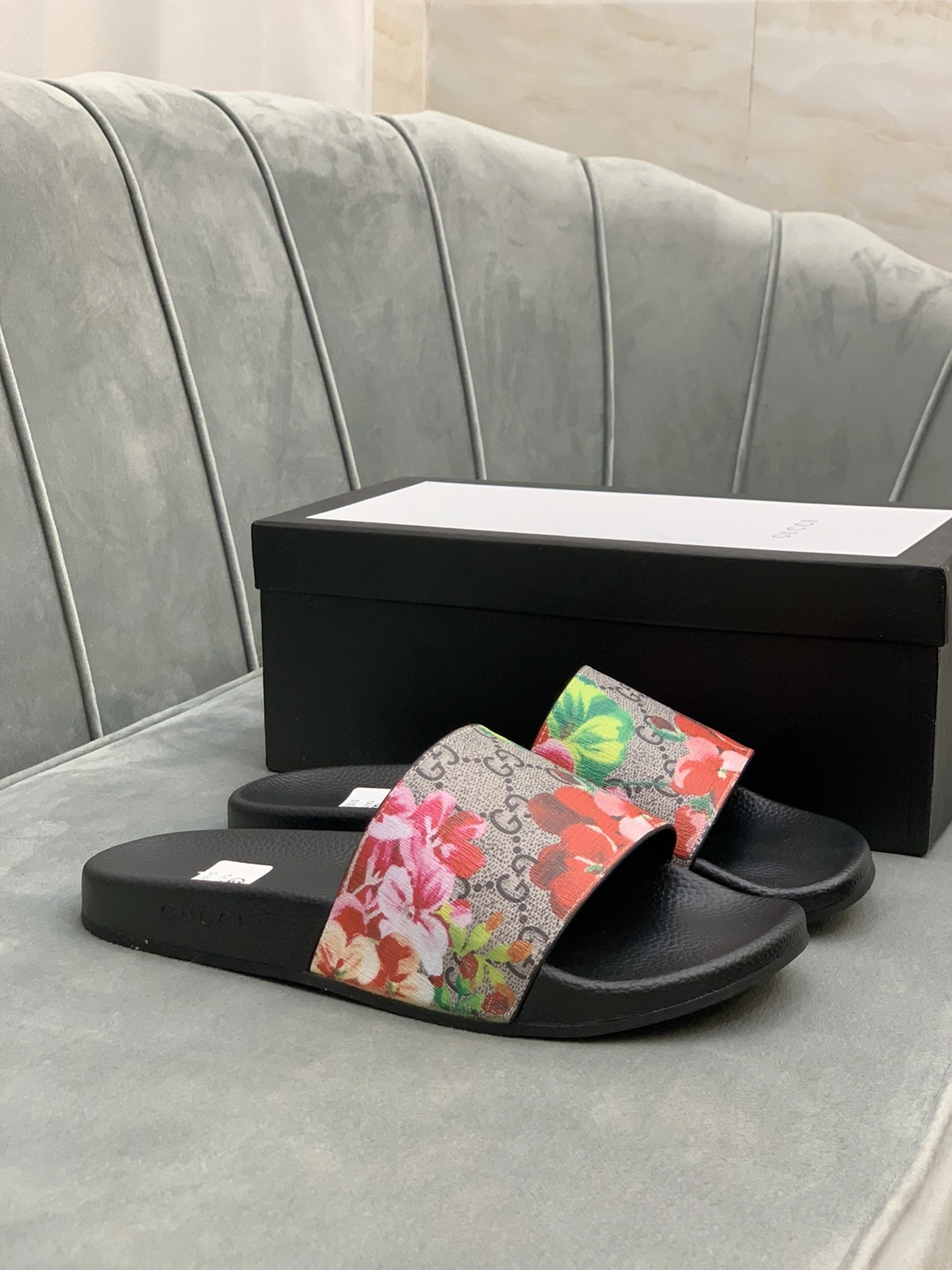 Bold 949 Gucci Slippers For Women