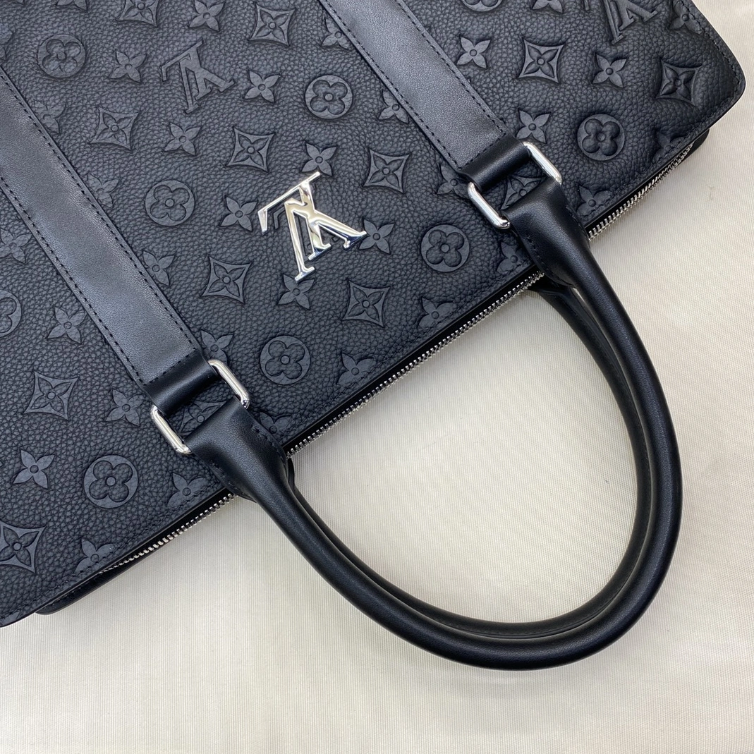 Bold 9542 Louis Vuitton AAA Man Handbags