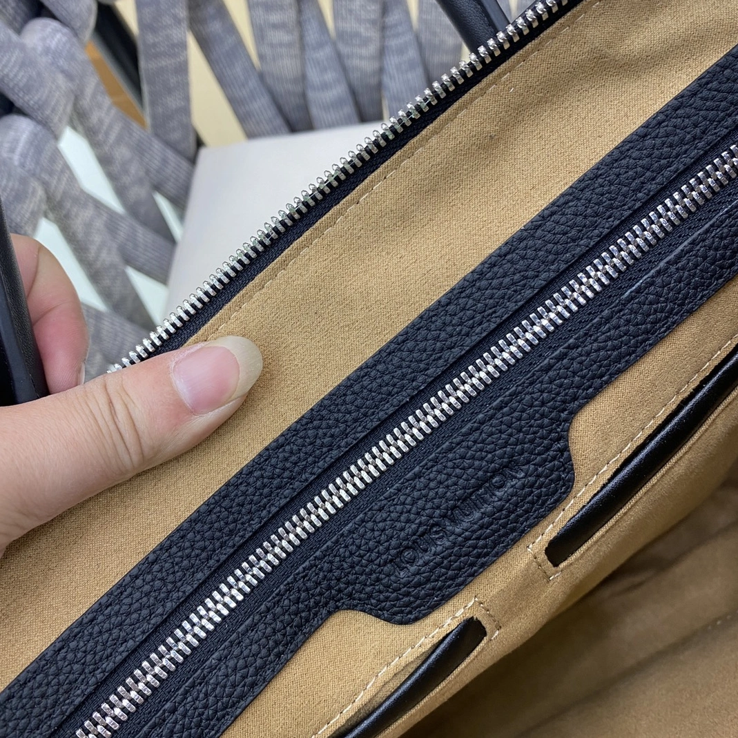 Bold 9542 Louis Vuitton AAA Man Handbags