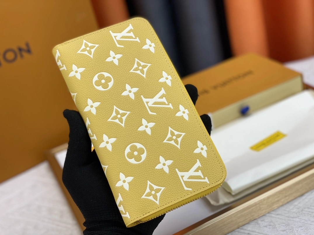 Bold 9559 Louis Vuitton AAA Quality Wallets For Women