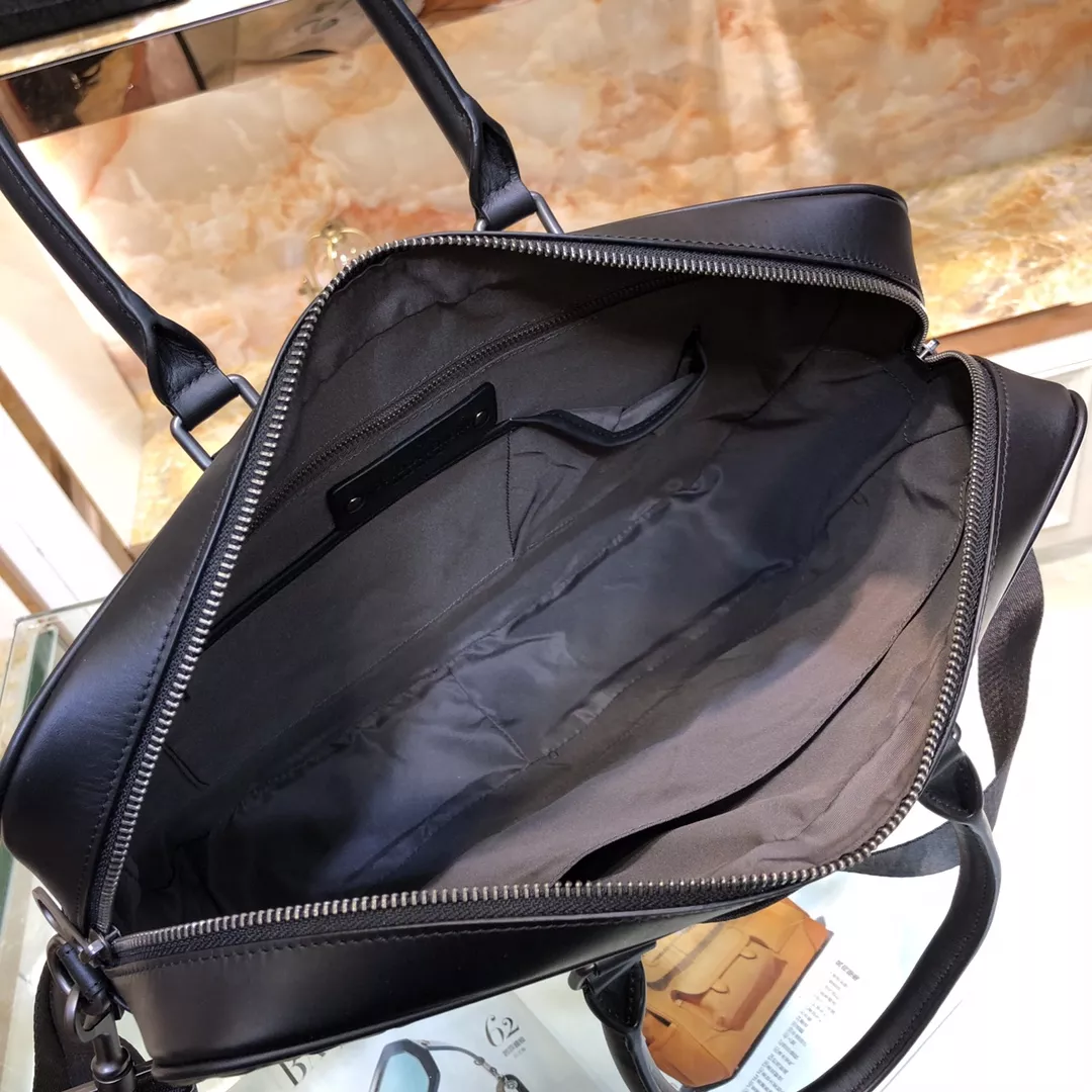 Bottega Veneta AAA Man Handbags Bright 906