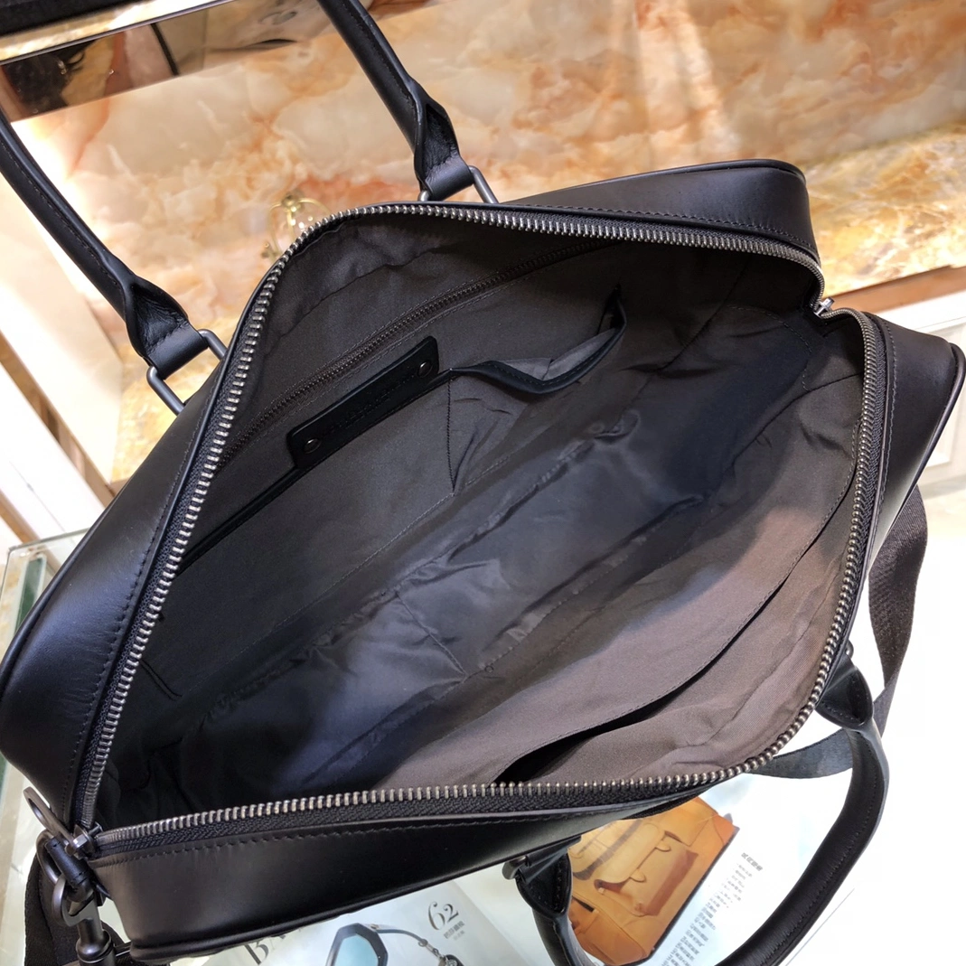 Bottega Veneta AAA Man Handbags Compact 3835